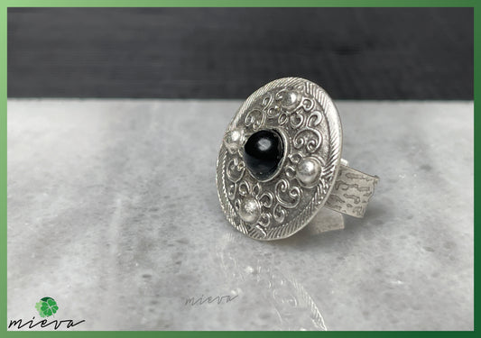 Baroque Brilliance Ring - Midnight Elegance