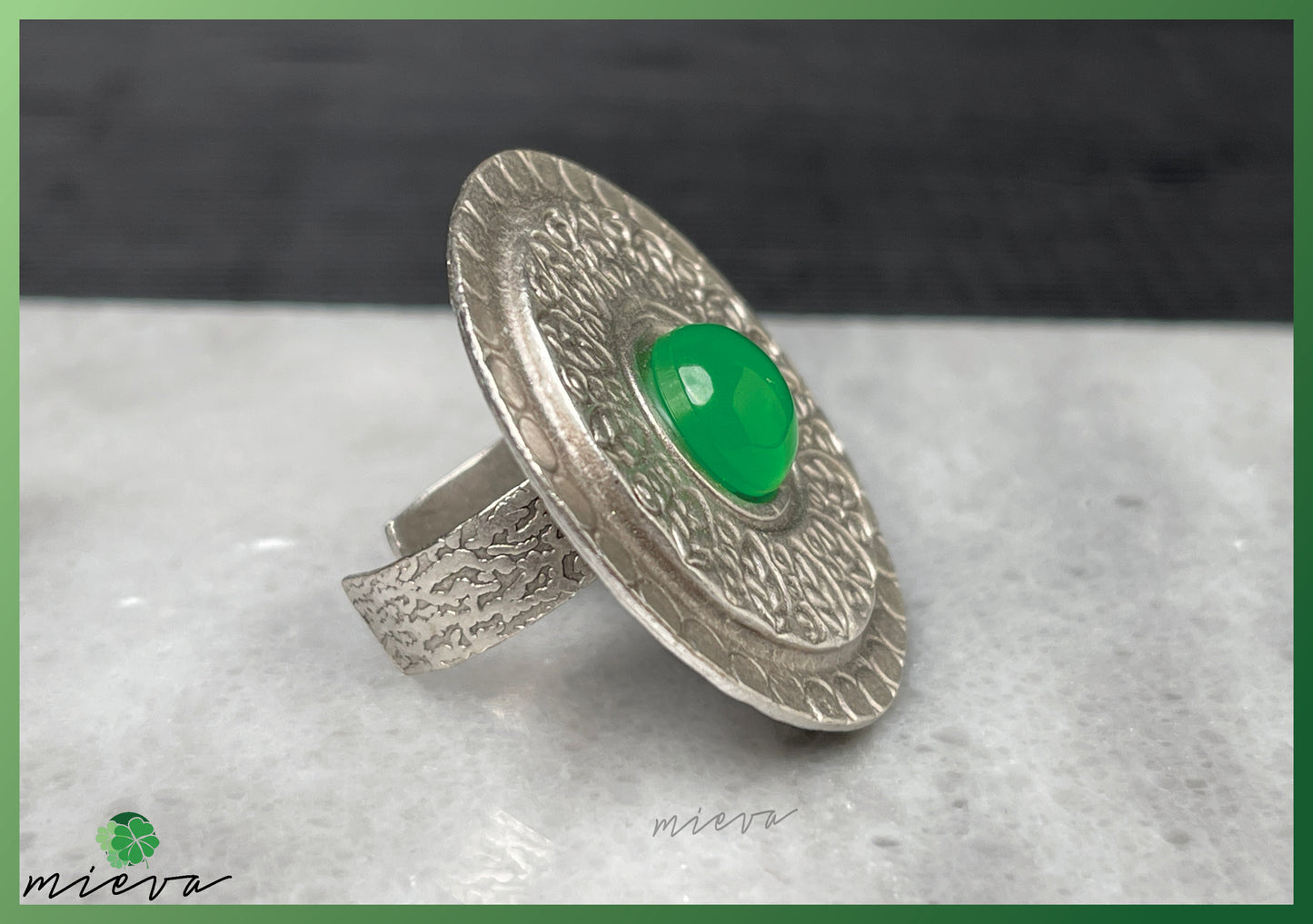 Ethereal Leaf Motif Ring - Emerald Green