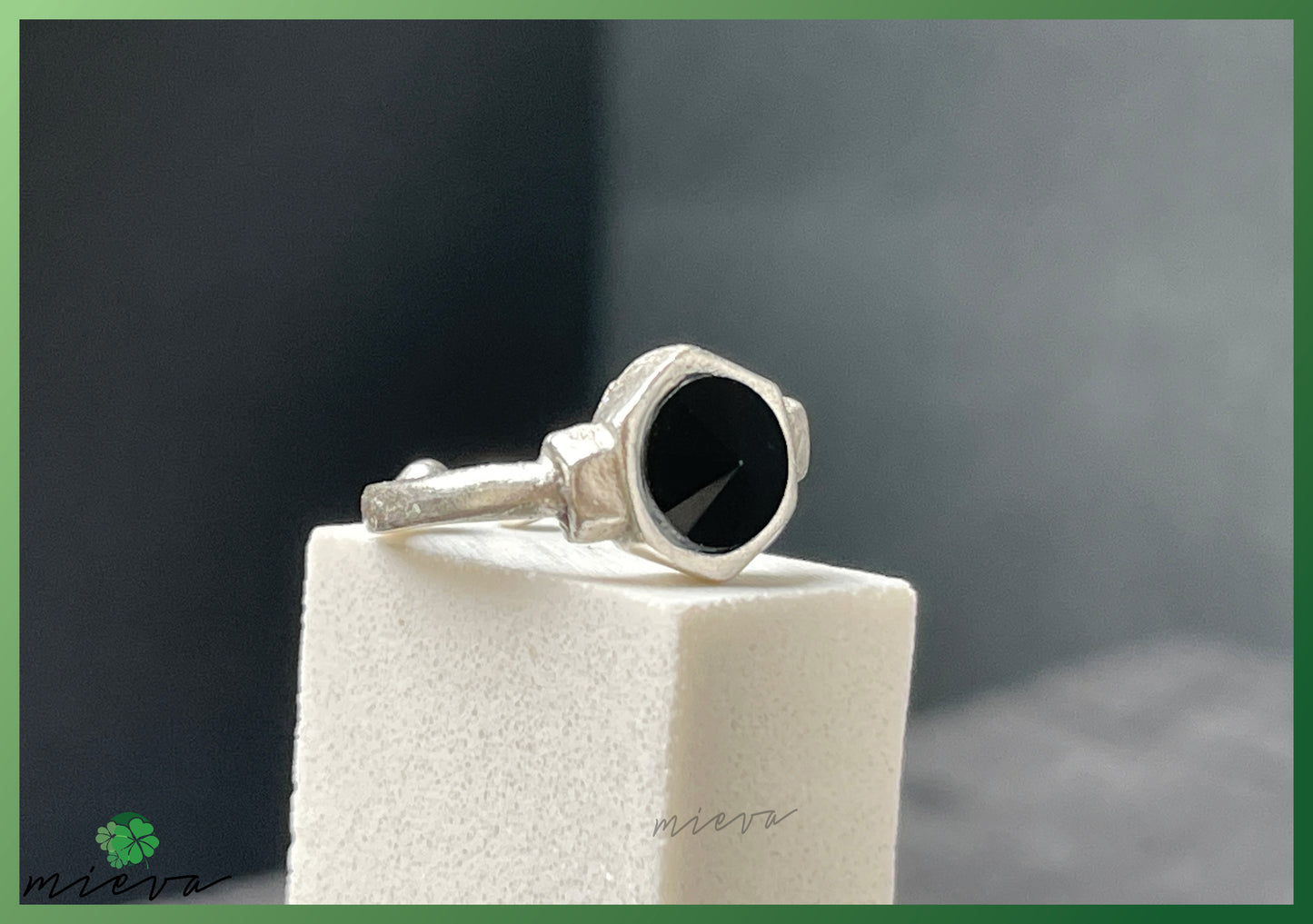 Geometric Splendor Ring - Onyx Eclipse