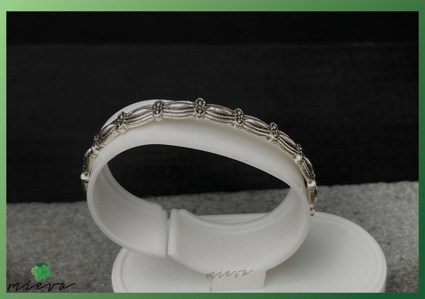 Vintage Elegance Collection - Artisanal Bangle - Classic Silver