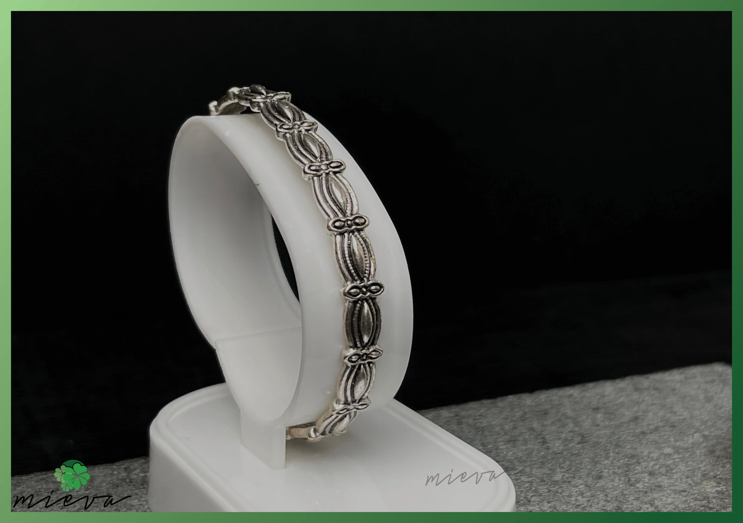 Vintage Elegance Collection - Artisanal Bangle - Classic Silver