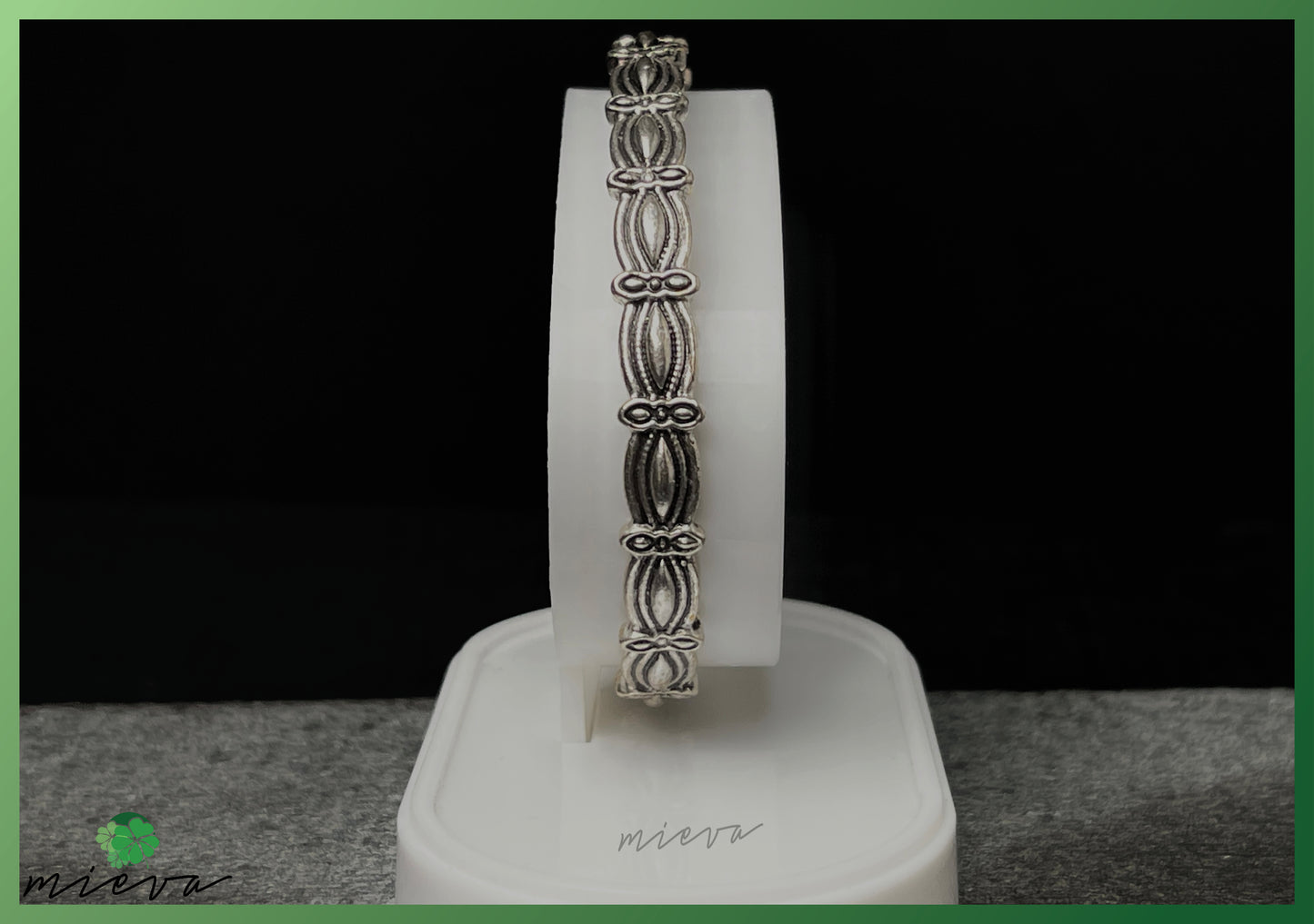 Vintage Elegance Collection - Artisanal Bangle - Classic Silver