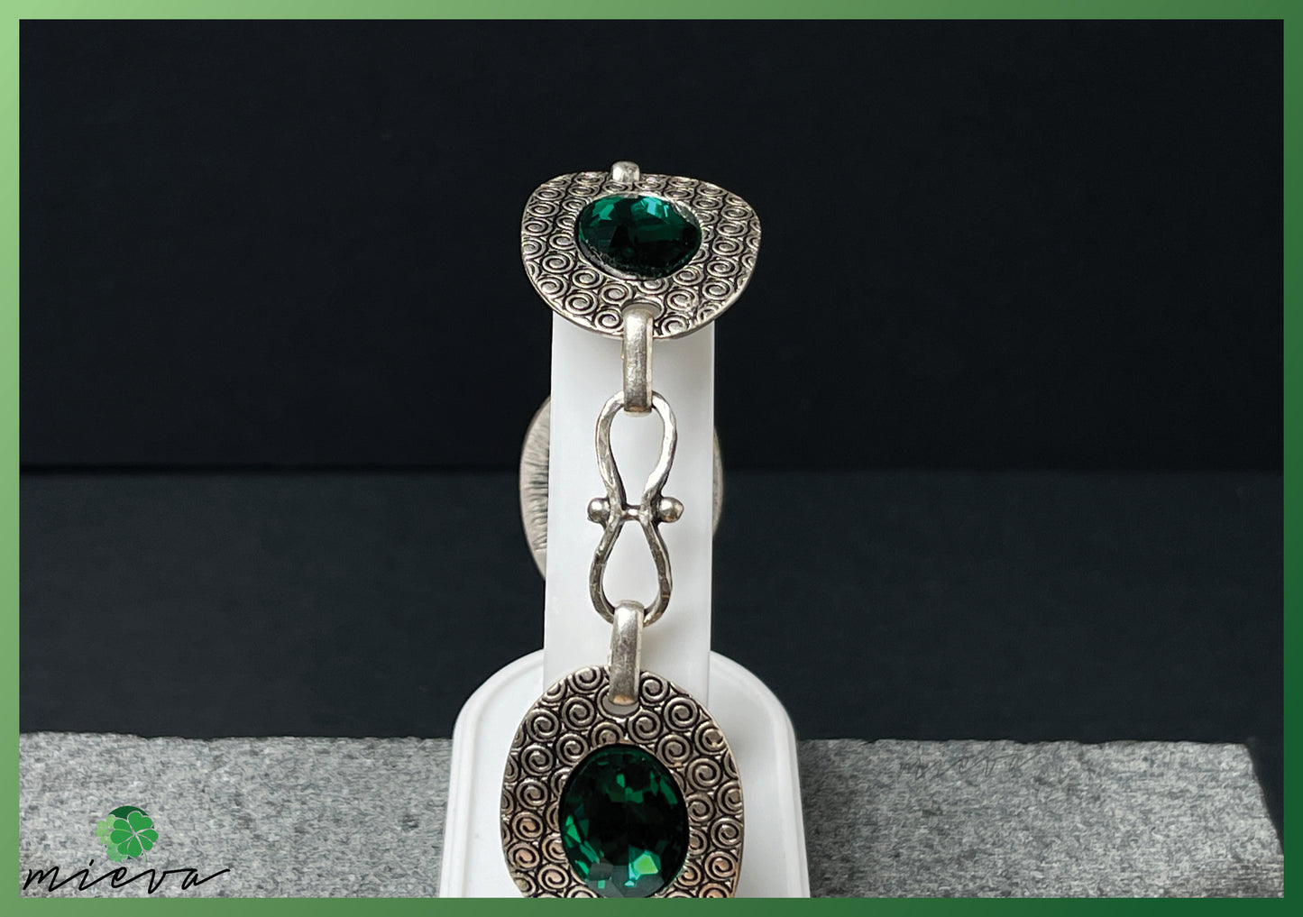 Bohemian Chic - Royal Elegance Bracelet - Emerald Dream