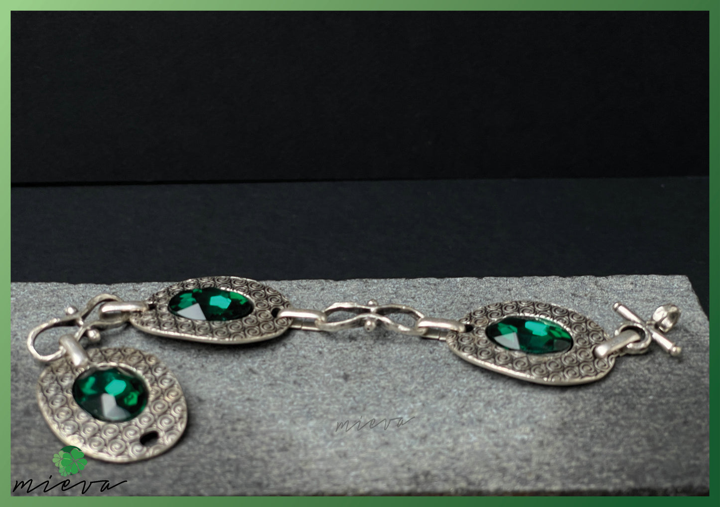 Bohemian Chic - Royal Elegance Bracelet - Emerald Dream