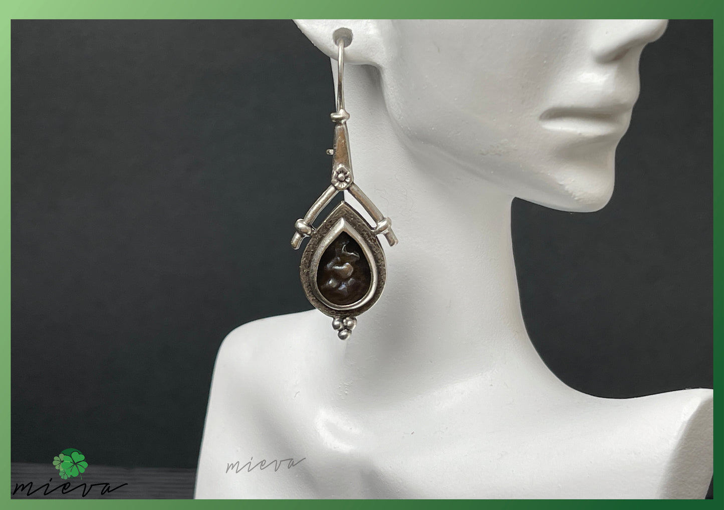 Tear of Royalty Earrings - Midnight Ebony