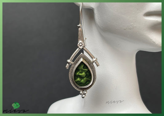 Tear of Royalty Earrings - Emerald Dream