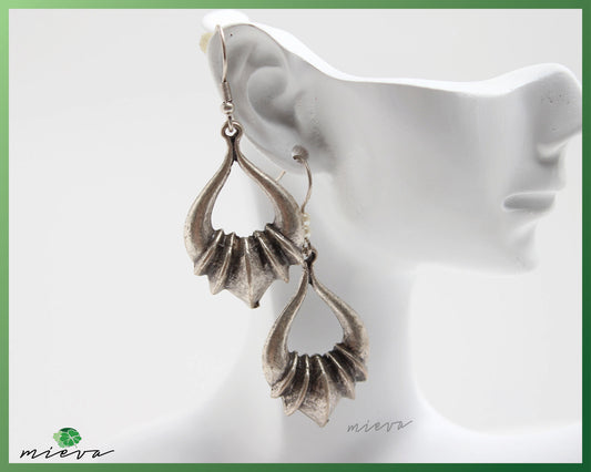 Bohemian Chic Silver Leaf Earrings with Pearl Accents