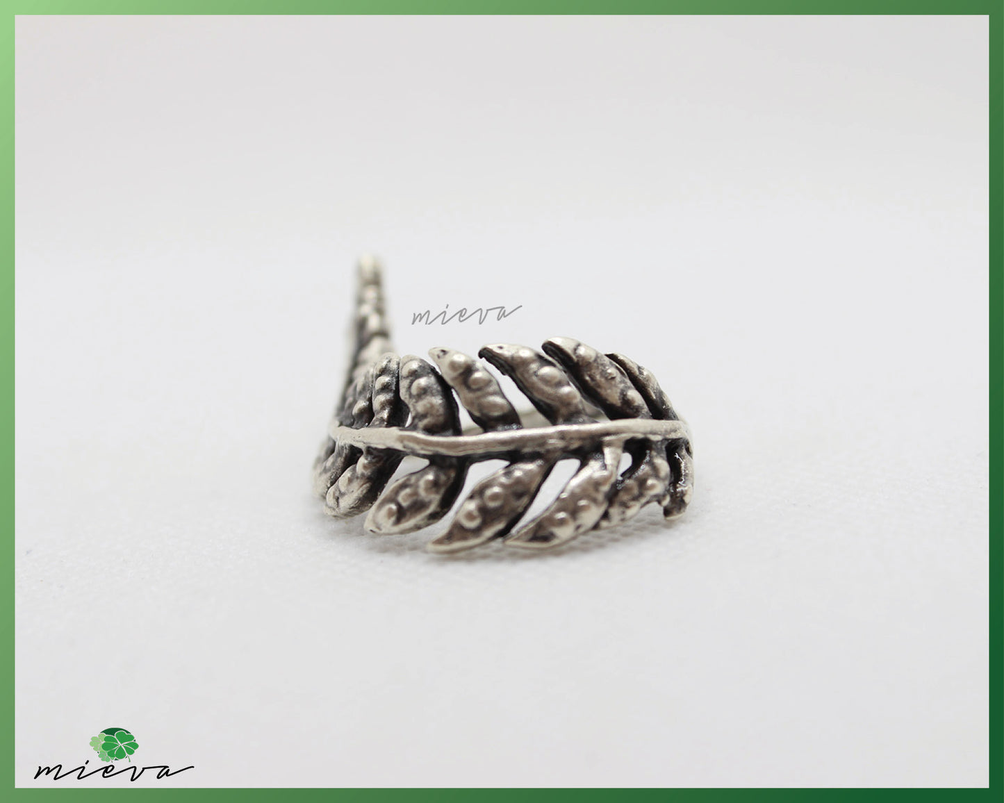 Elegant Textured Leaf Design Ring