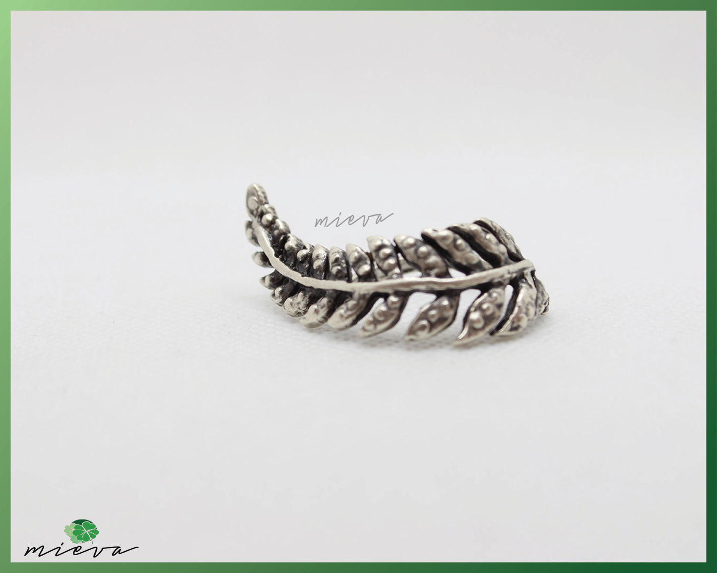 Elegant Textured Leaf Design Ring