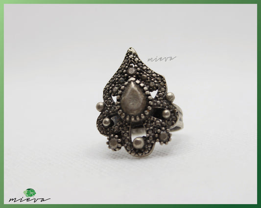 Antique-Style Silver Floral Filigree Ring