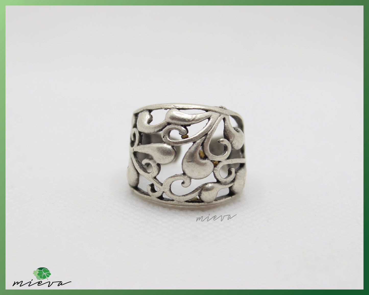 Floral Elegance Filigree Silver Ring