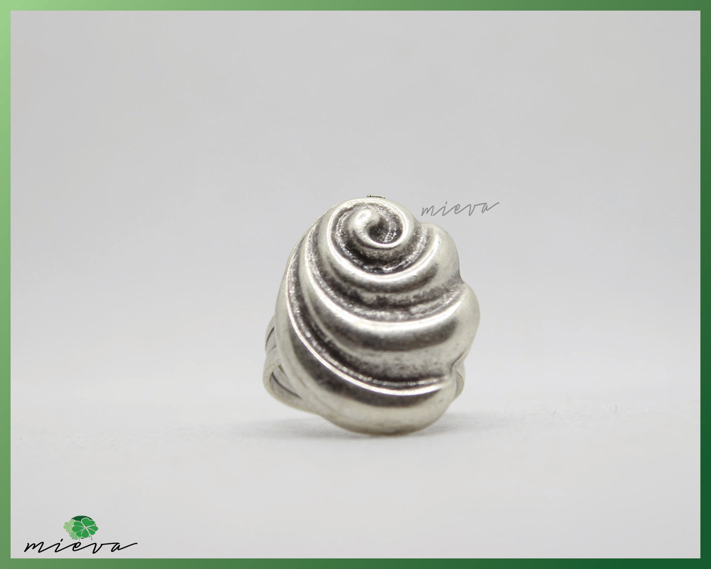Elegant Spiral Silver Ring - Timeless Swirl Accent Piece