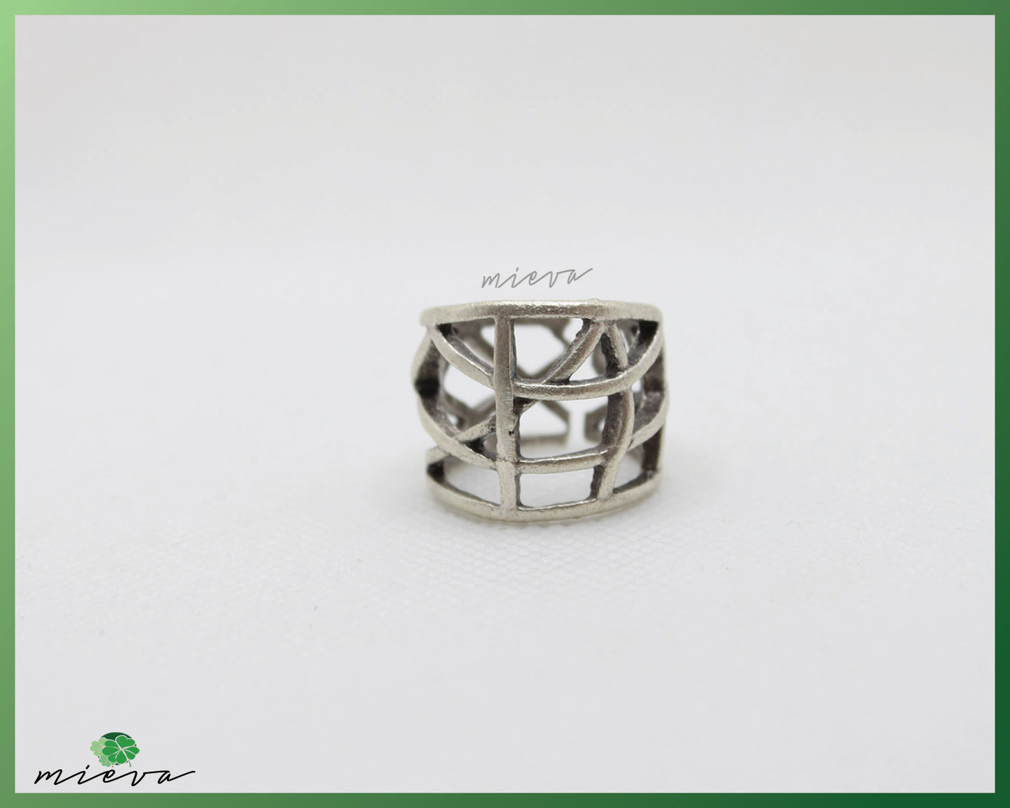 Elegant Silver Geometric Band Ring