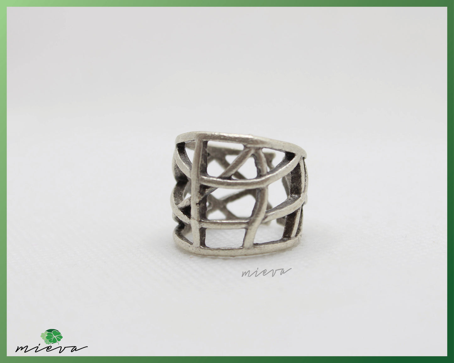 Elegant Silver Geometric Band Ring