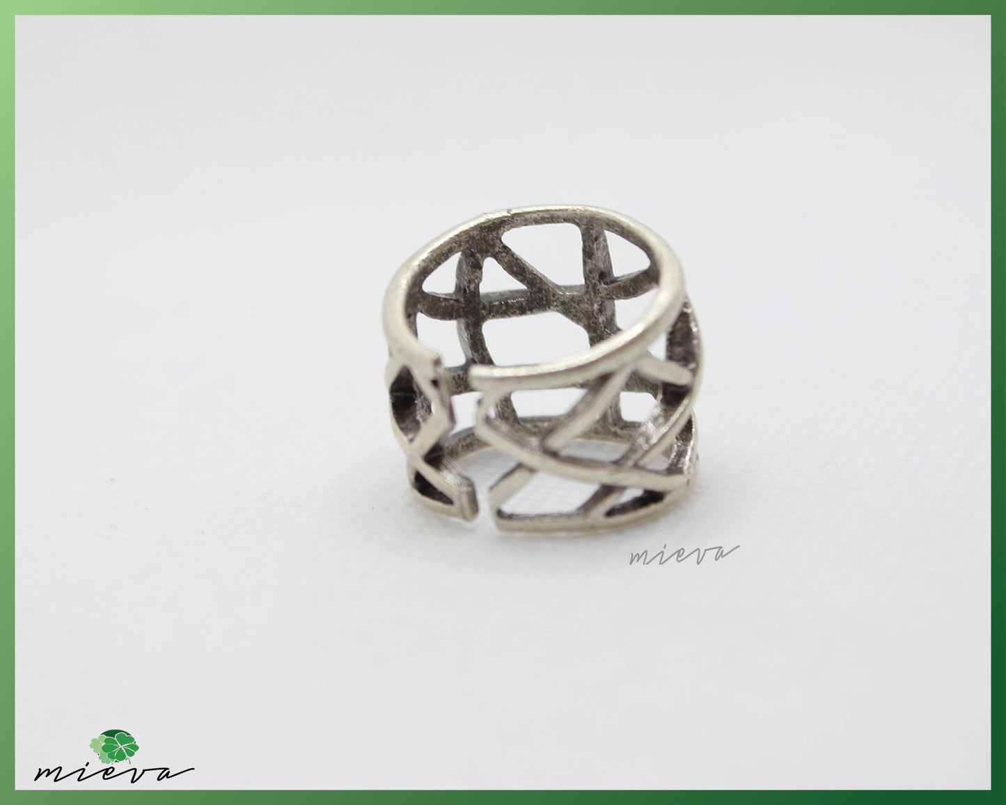 Elegant Silver Geometric Band Ring
